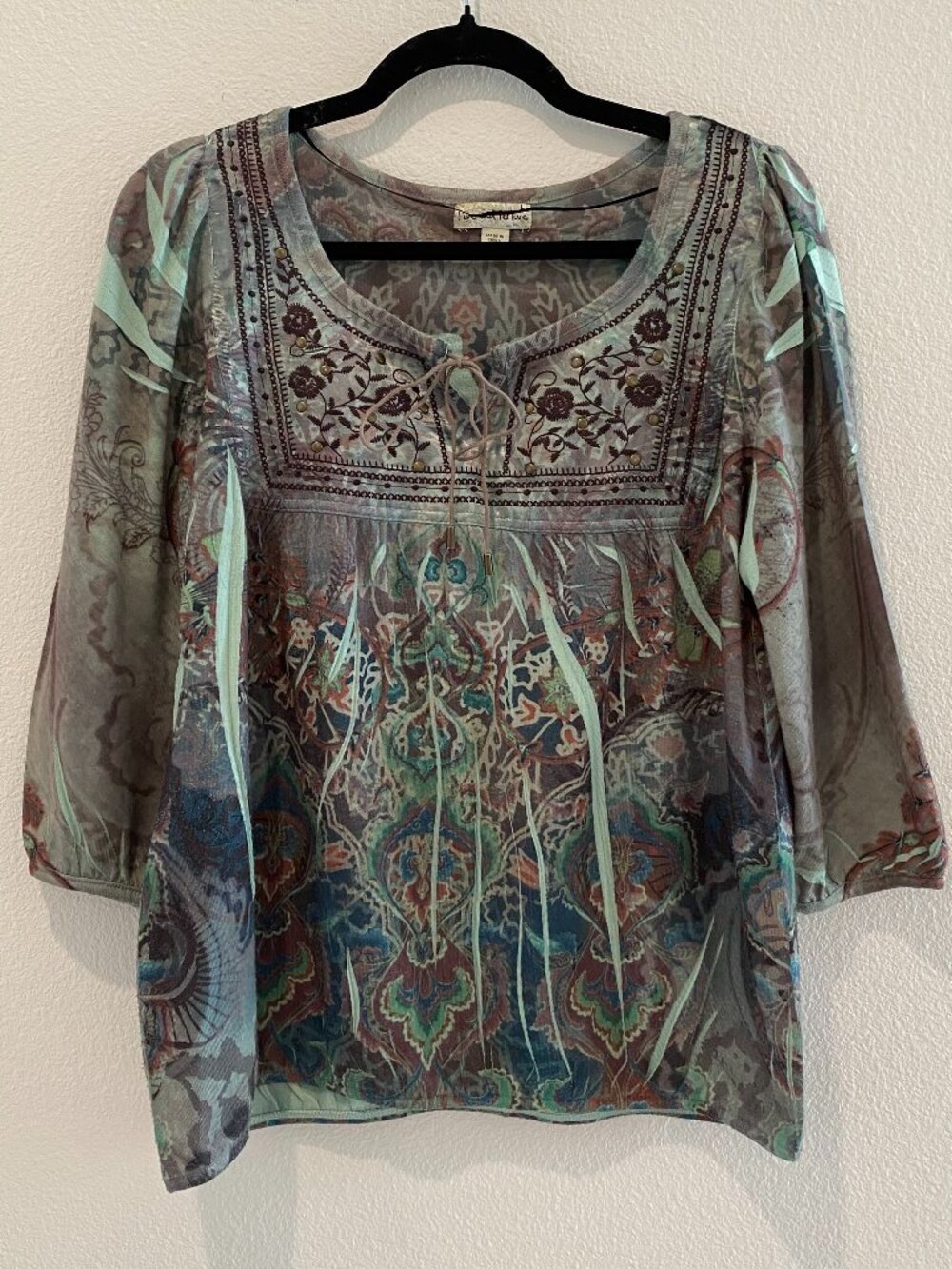 Live and Let Live by One World Embroidered Beaded Peasant Blouse Boho Knit Top L